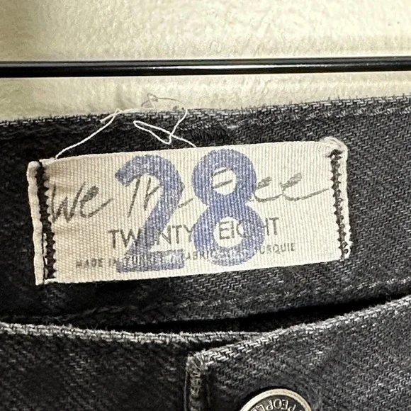 FREE PEOPLE x WE THE FREE Bren Boyfriend Jeans Black Magic Distressed {3O23} - Picture 4 of 5